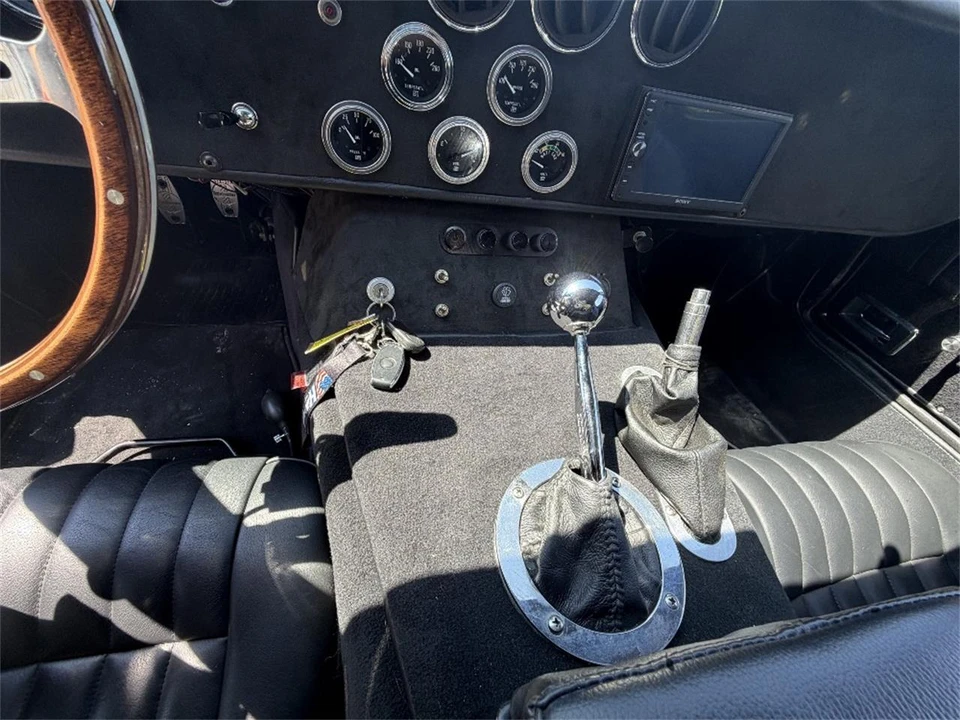 2005 Superformance - Image 17 of 25