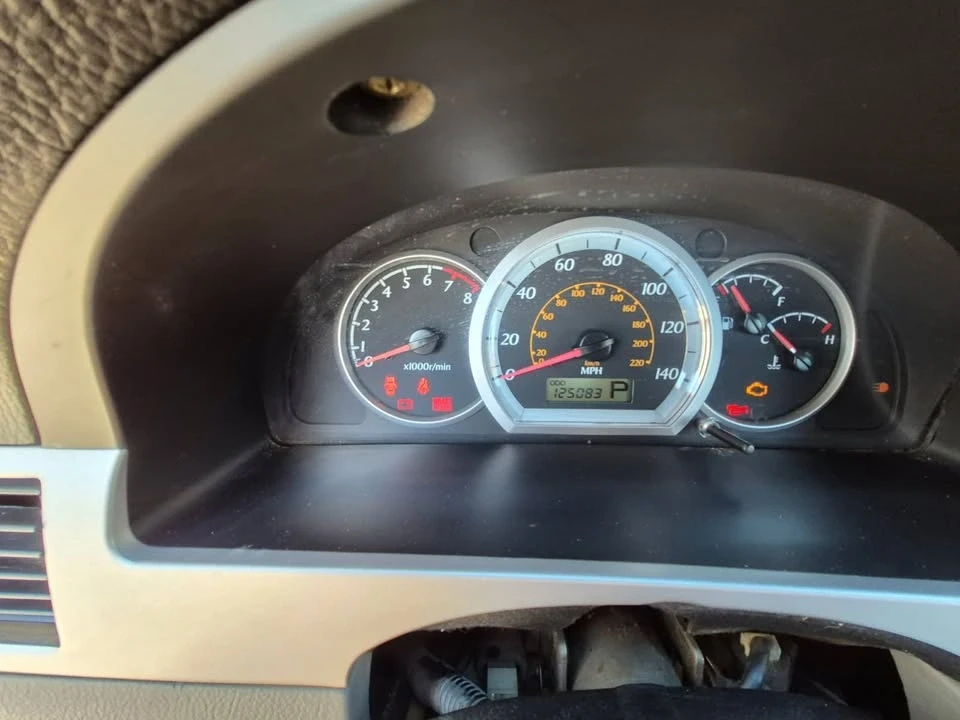 2005 Suzuki - Image 4 of 6