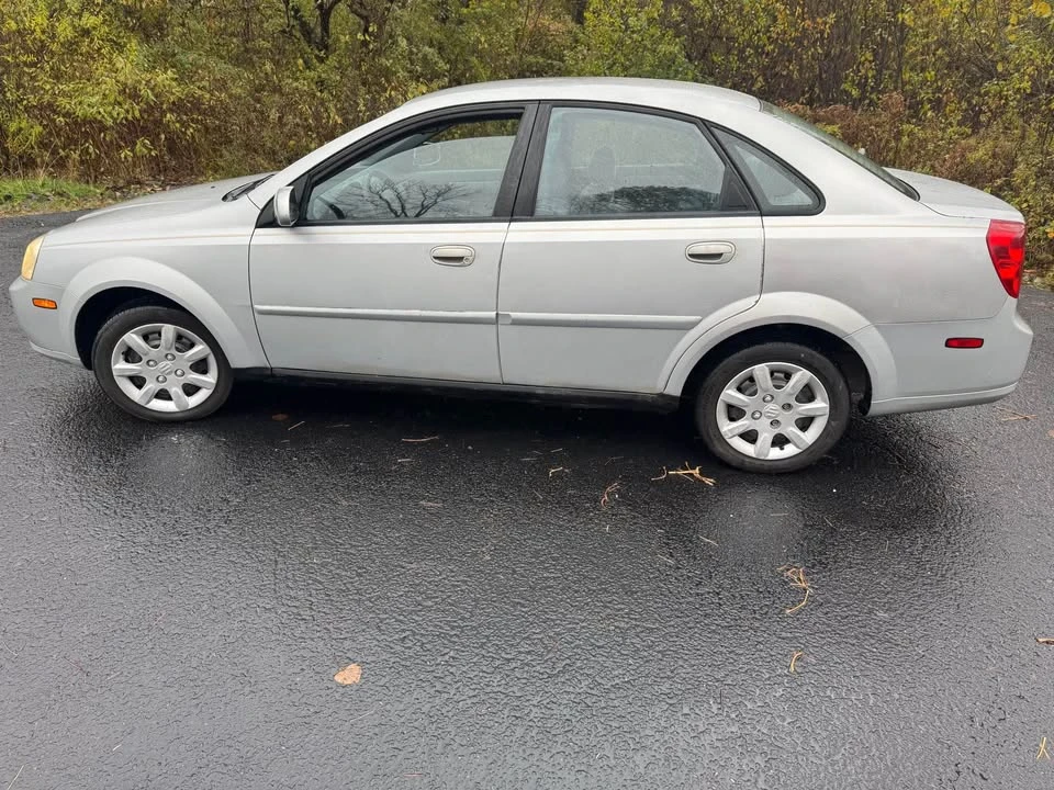 2005 Suzuki - Image 5 of 15