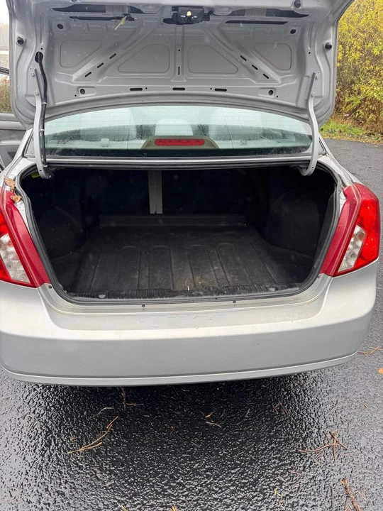 2005 Suzuki - Image 10 of 15