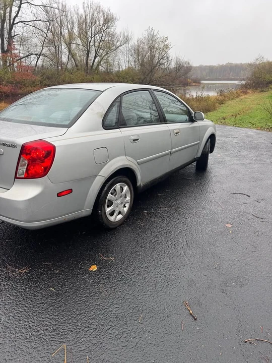 2005 Suzuki - Image 8 of 15