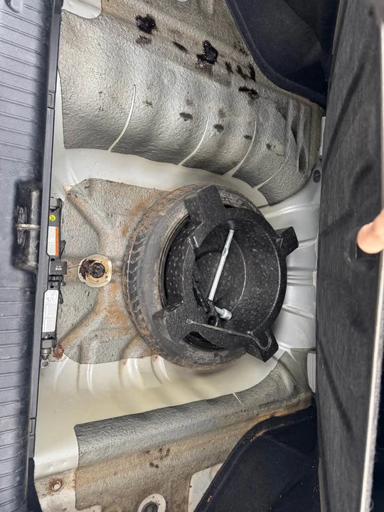 2005 Suzuki - Image 11 of 15