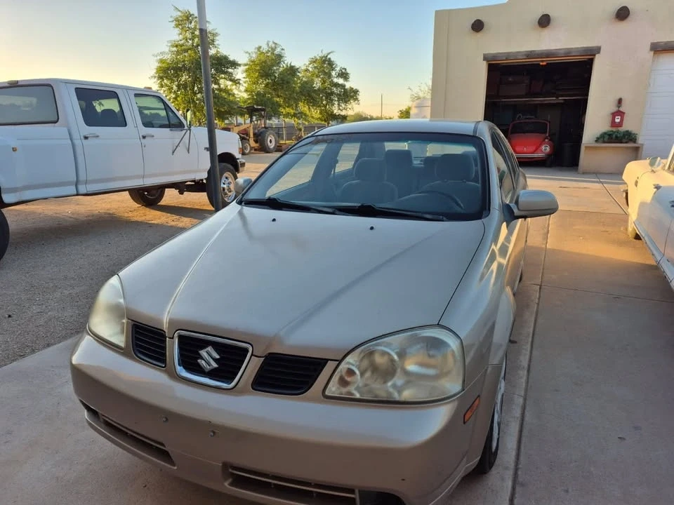 2005 Suzuki - Image 2 of 6