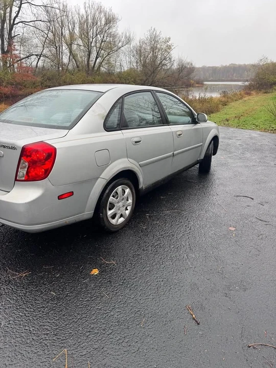 2005 Suzuki - Image 8 of 15