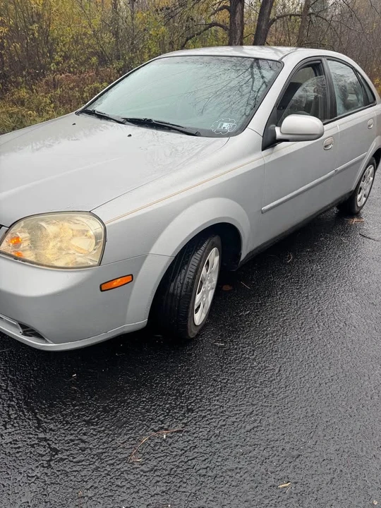 2005 Suzuki - Image 6 of 15