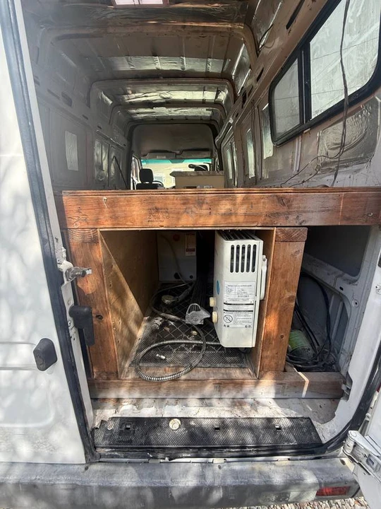 2005 Mercedes-Benz T1N Sprinter - Image 6 of 11