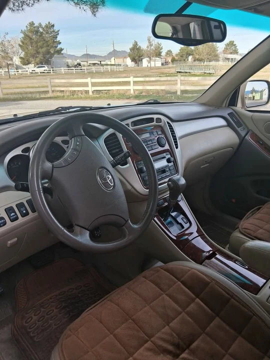 2005 Toyota Highlander - Image 4 of 8