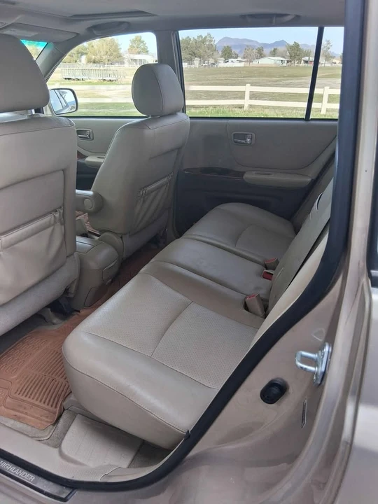 2005 Toyota Highlander - Image 6 of 8