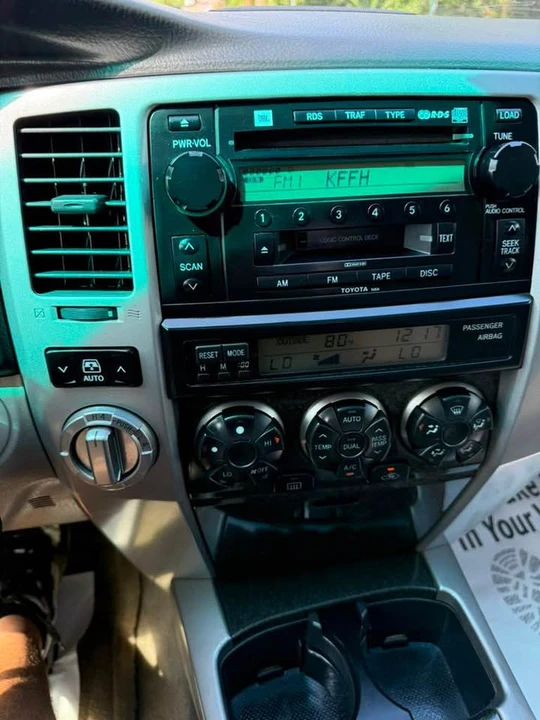 2005 Toyota 4Runner - Image 3 of 15