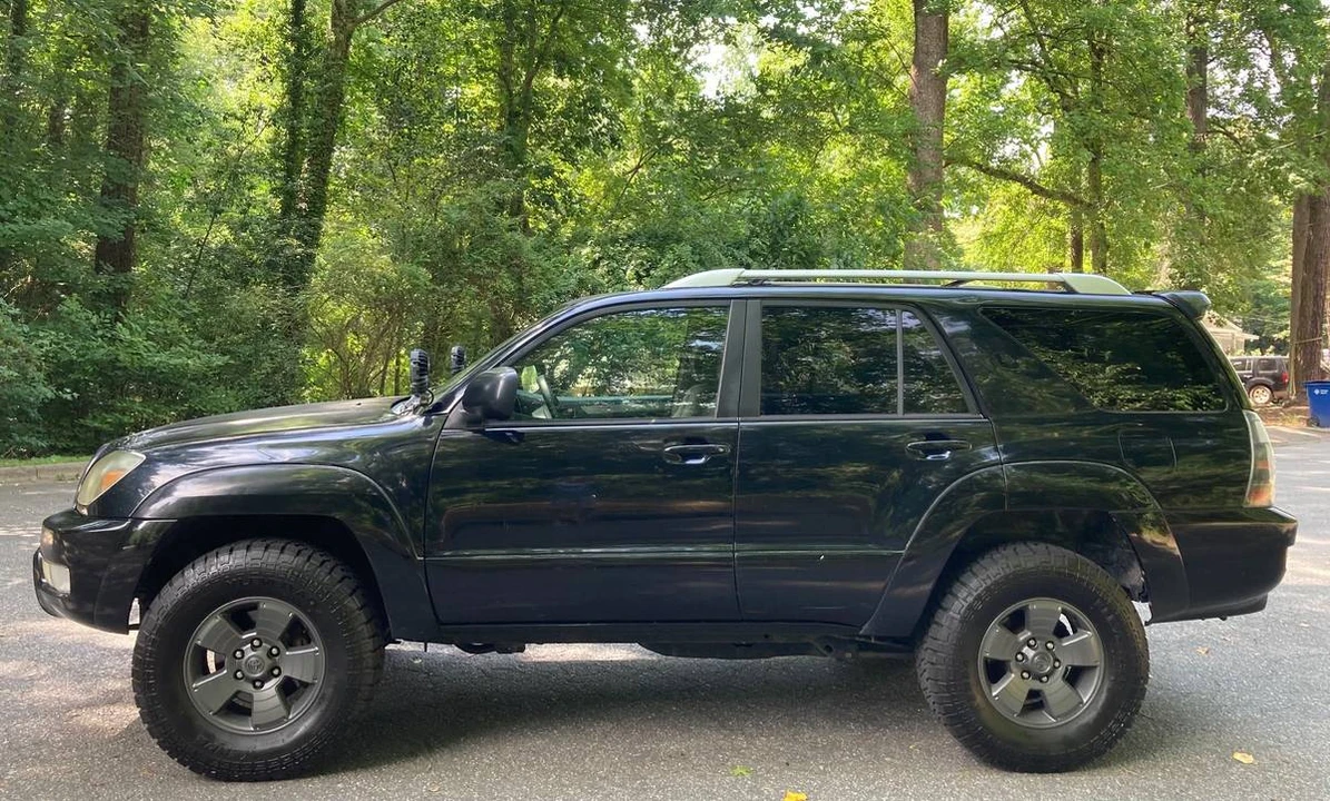 2005 Toyota 4Runner - Image 2 of 19