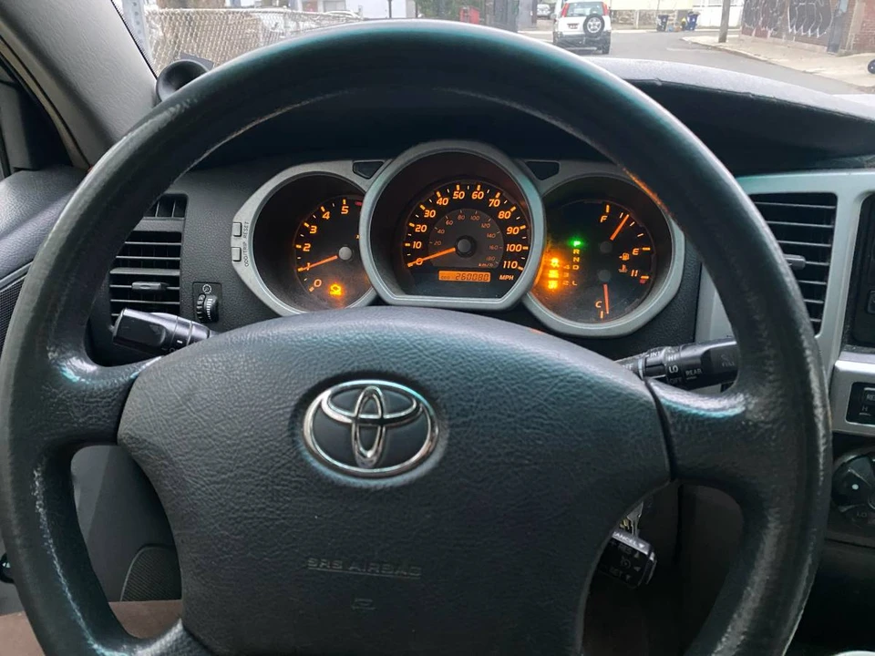 2005 Toyota 4Runner - Image 13 of 15