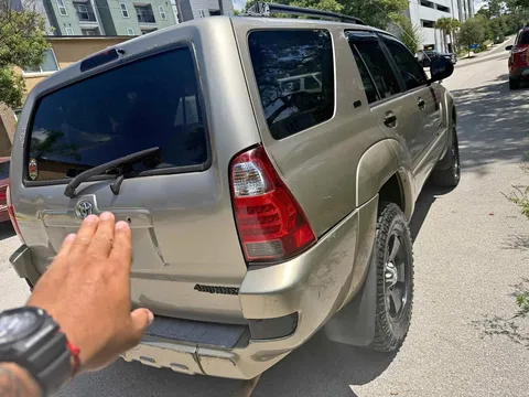 2005 Toyota 4Runner Familiar