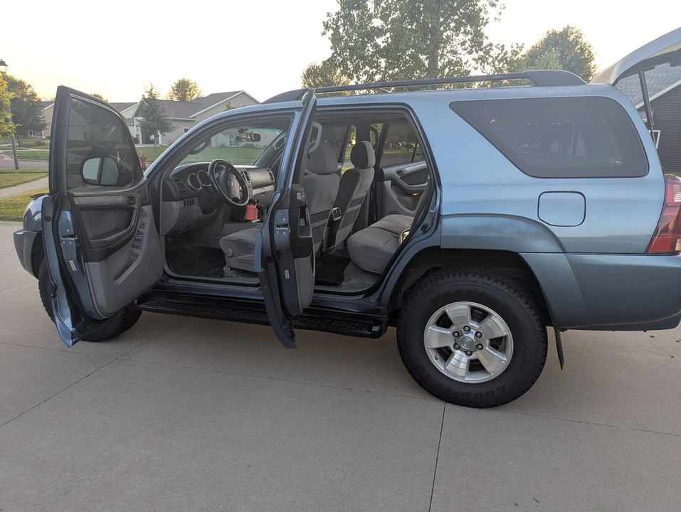 2005 Toyota 4Runner 4th Gen - Image 9 of 13