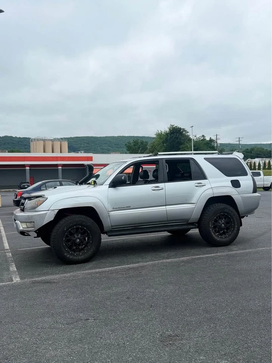 2005 Toyota 4Runner 4th Gen - Image 3 of 20