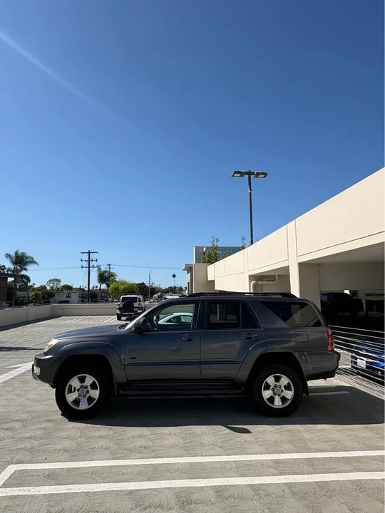 2005 Toyota 4Runner 4th Gen - Image 2 of 8