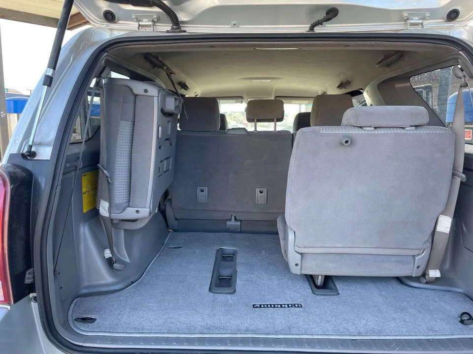 2005 Toyota 4Runner 4th Gen - Image 11 of 21