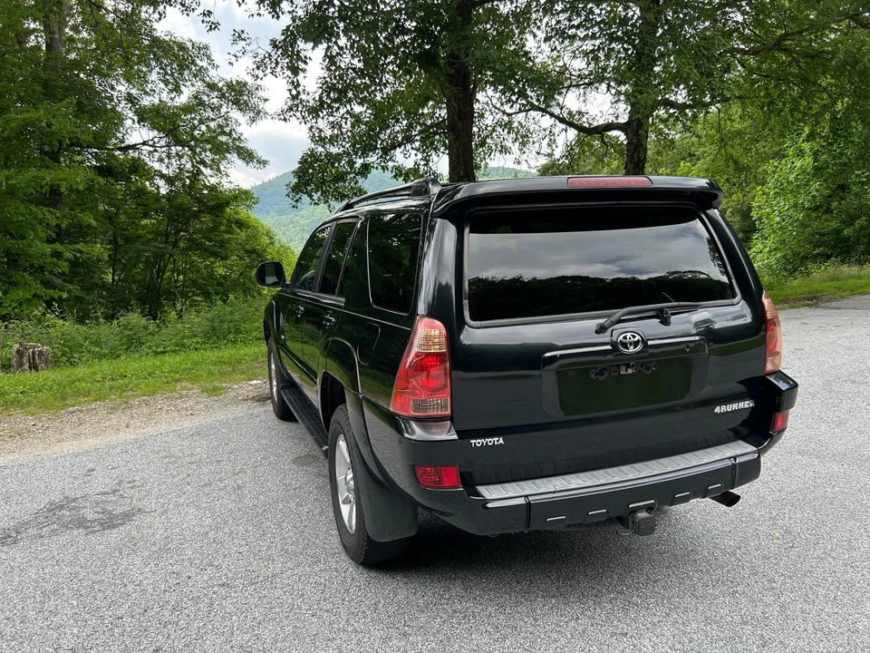 2005 Toyota 4Runner 4th Gen - Image 10 of 31