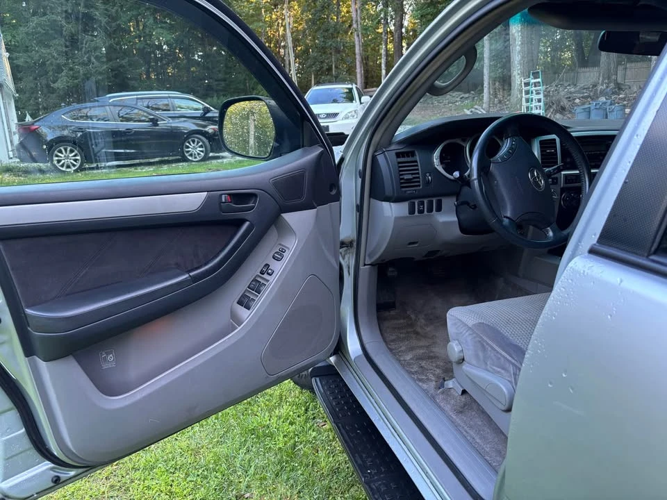 2005 Toyota 4Runner 4th Gen - Image 9 of 14