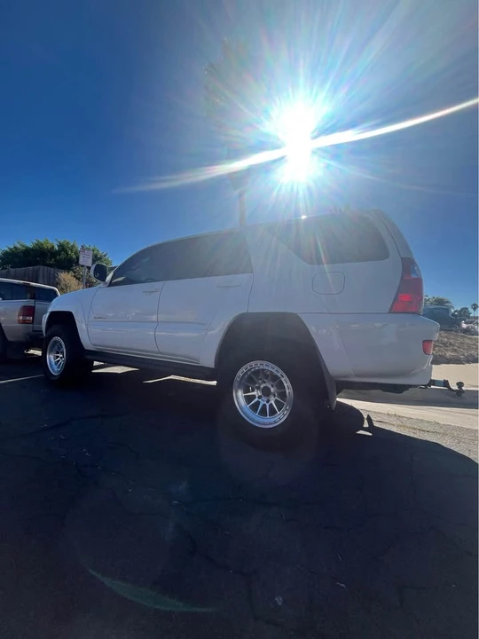 2005 Toyota 4Runner 4th Gen - Image 2 of 10