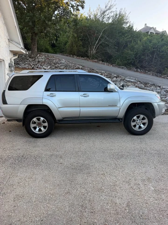 2005 Toyota 4Runner 4th Gen - Image 2 of 18