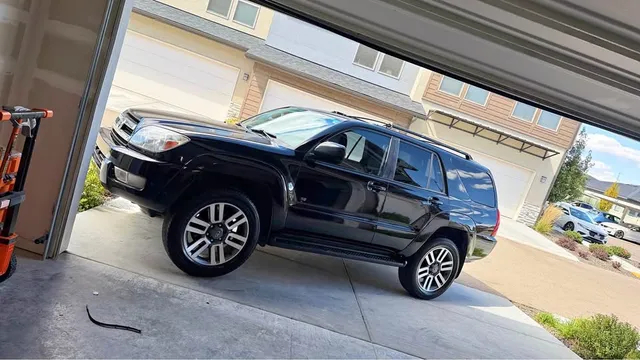 2005 Toyota 4Runner SR5 Sport Utility 2D