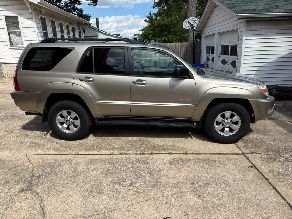 2005 Toyota 4Runner 4th Gen - Image 2 of 7