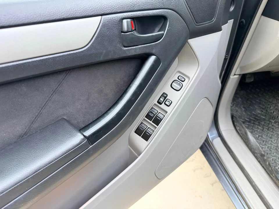 2005 Toyota 4Runner 4th Gen - Image 13 of 20