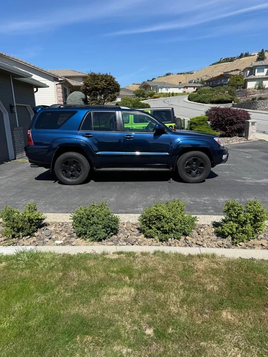 2005 Toyota 4Runner 4th Gen - Image 2 of 9