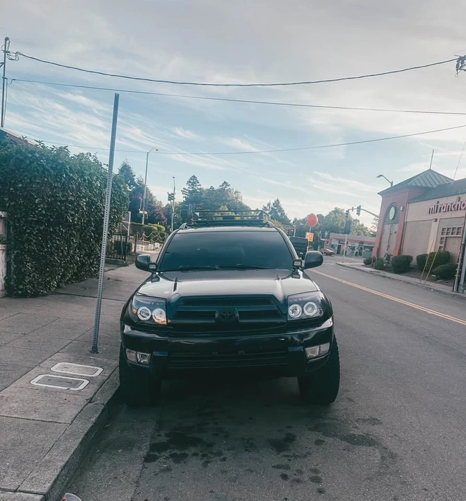 2005 Toyota 4Runner 4th Gen - Image 2 of 10