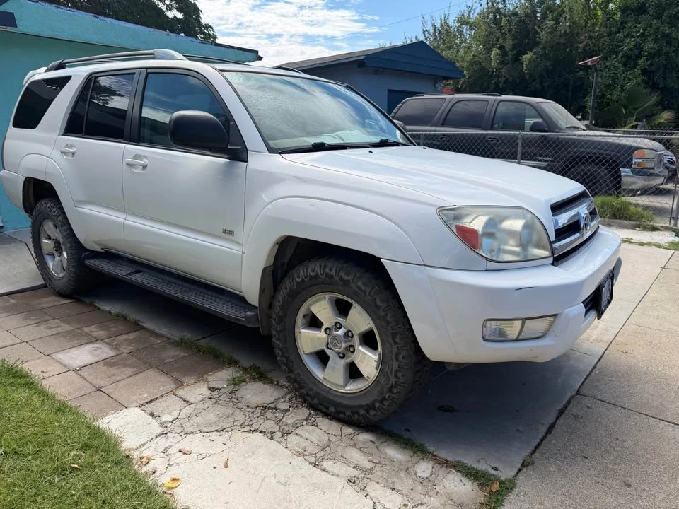 2005 Toyota 4Runner 4th Gen - Image 2 of 5