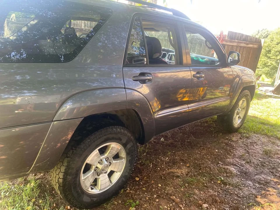 2005 Toyota 4Runner 4th Gen - Image 2 of 9
