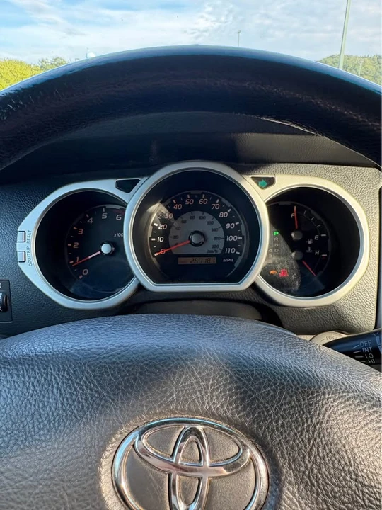 2005 Toyota 4Runner 4th Gen - Image 10 of 13