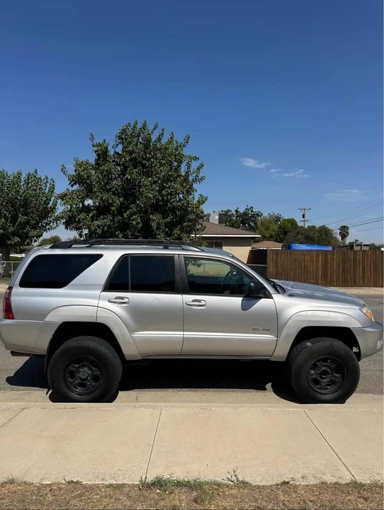 2005 Toyota 4Runner 4th Gen - Image 2 of 11