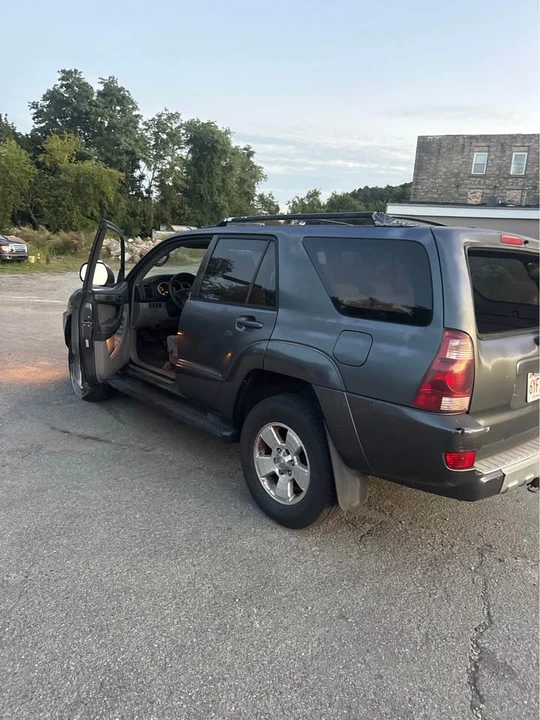 2005 Toyota 4Runner 4th Gen - Image 2 of 3