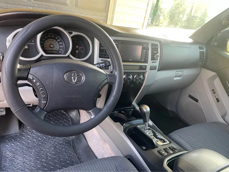 2005 Toyota 4Runner 4th Gen - Image 2 of 18