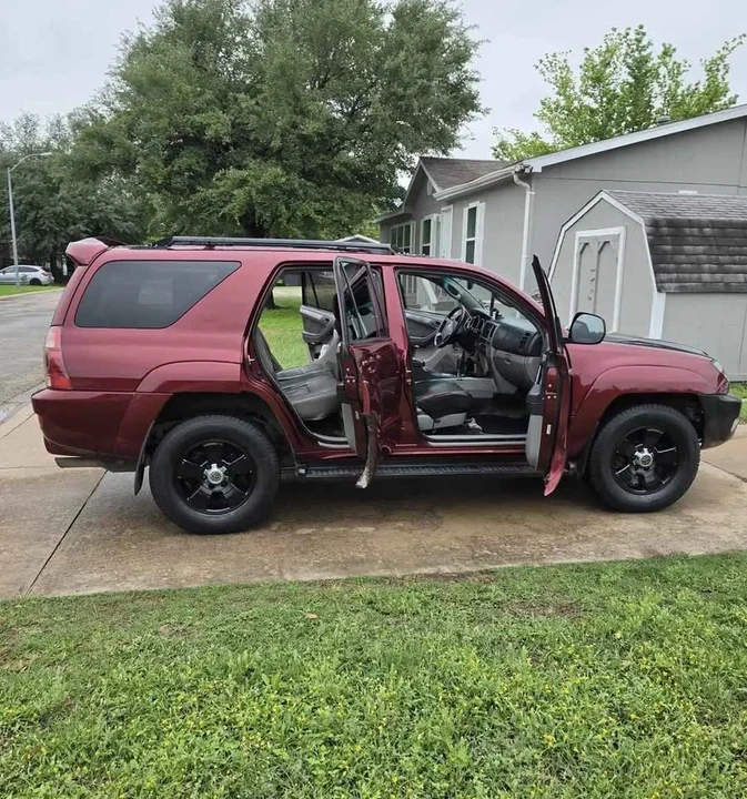 2005 Toyota 4Runner 4th Gen - Image 2 of 7