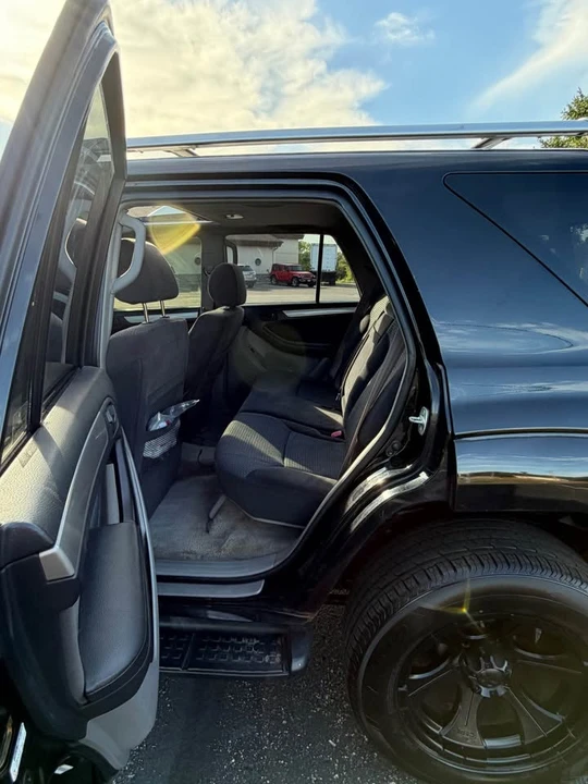 2005 Toyota 4Runner 4th Gen - Image 13 of 17