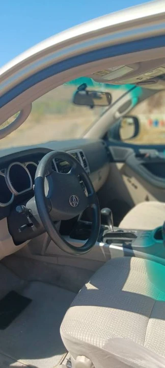 2005 Toyota 4Runner - Image 7 of 10