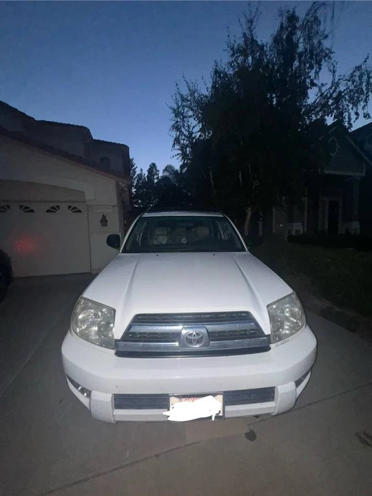 2005 Toyota 4Runner - Image 2 of 4