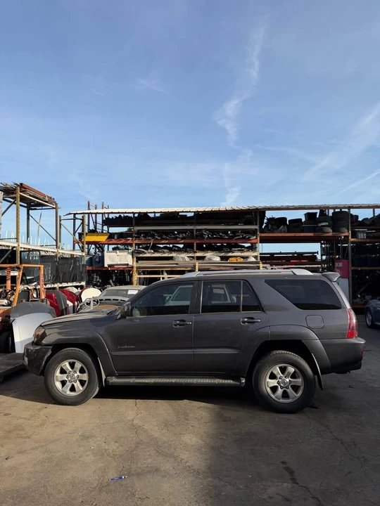 2005 Toyota 4Runner 4th Gen - Image 2 of 14