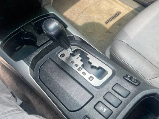 2005 Toyota 4Runner 4th Gen - Image 9 of 14
