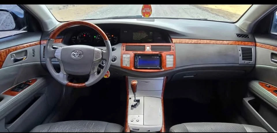 2005 Toyota Avalon 3rd Gen - Image 13 of 16