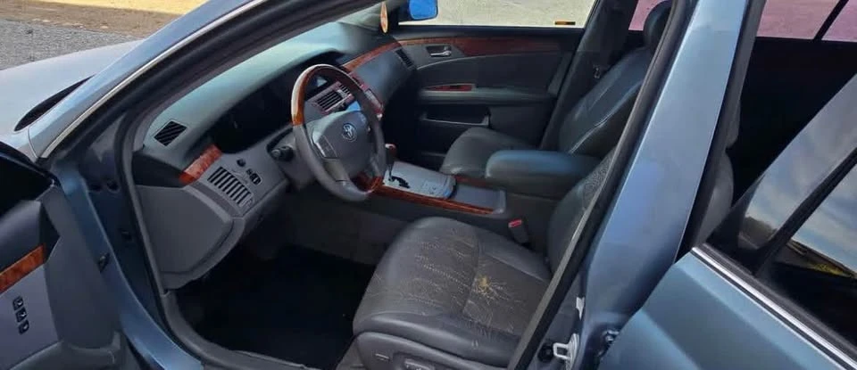 2005 Toyota Avalon 3rd Gen - Image 9 of 16