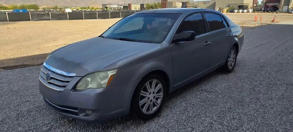 2005 Toyota Avalon 3rd Gen - Image 2 of 16