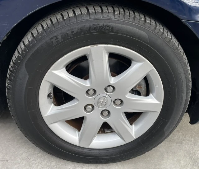 2005 Toyota Avalon 3rd Gen - Image 17 of 21