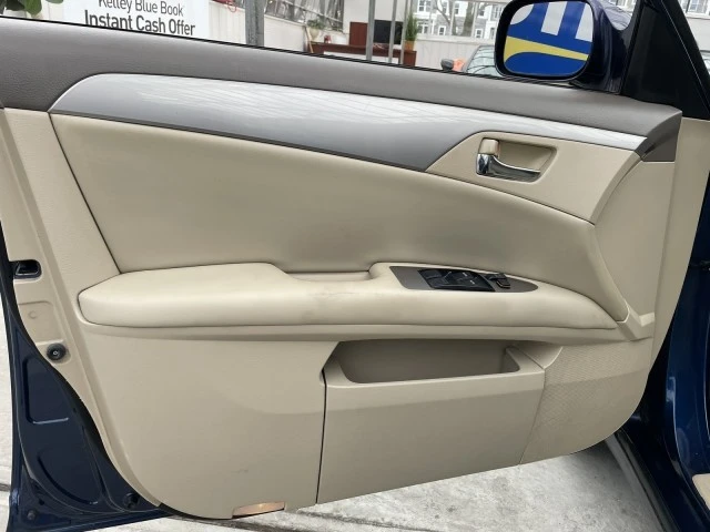 2005 Toyota Avalon 3rd Gen - Image 19 of 21