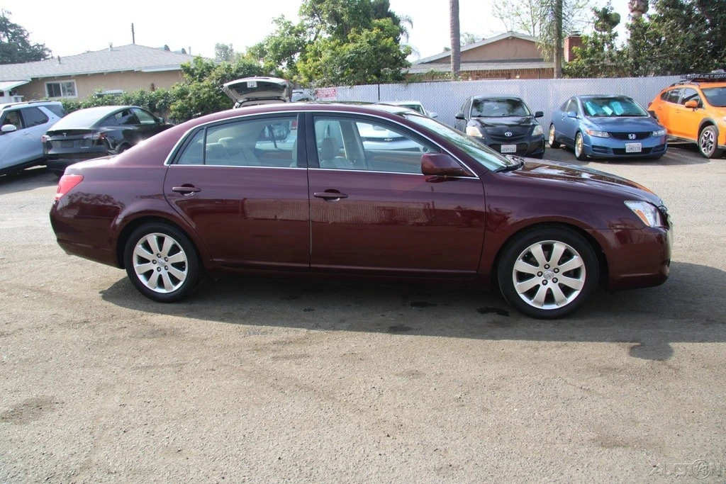 2005 Toyota Avalon 3rd Gen - Image 9 of 21