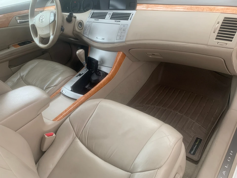 2005 Toyota Avalon 3rd Gen - Image 16 of 21