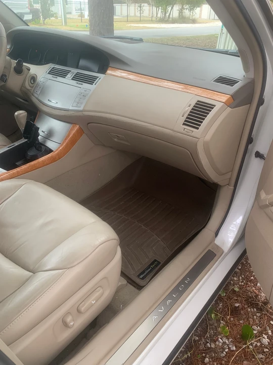 2005 Toyota Avalon 3rd Gen - Image 13 of 21