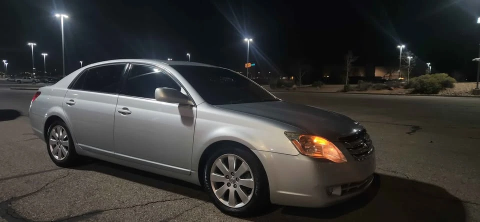 2005 Toyota Avalon 3rd Gen - Image 10 of 19
